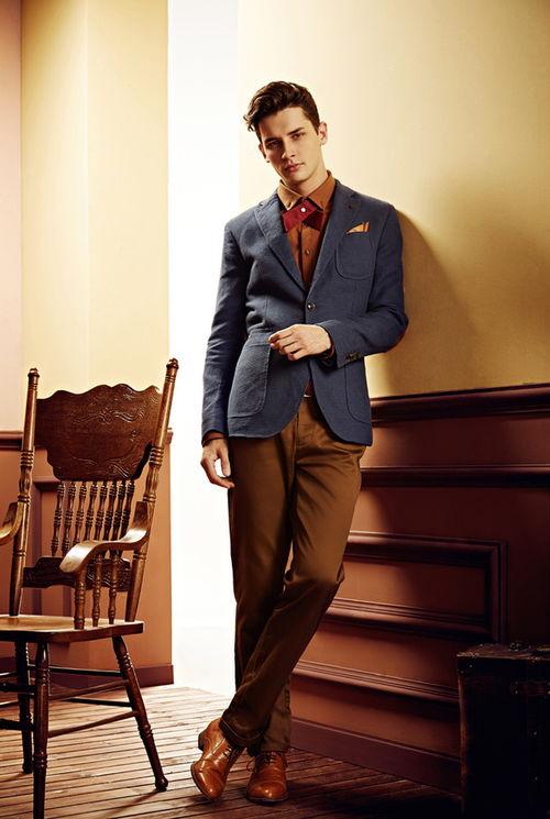 帅哥西服欧美视频网站,揭秘帅哥西服穿搭魅力